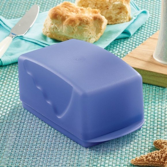 Tupperware new Large Butter Dish 1 pound capacity - Picture 2 of 3